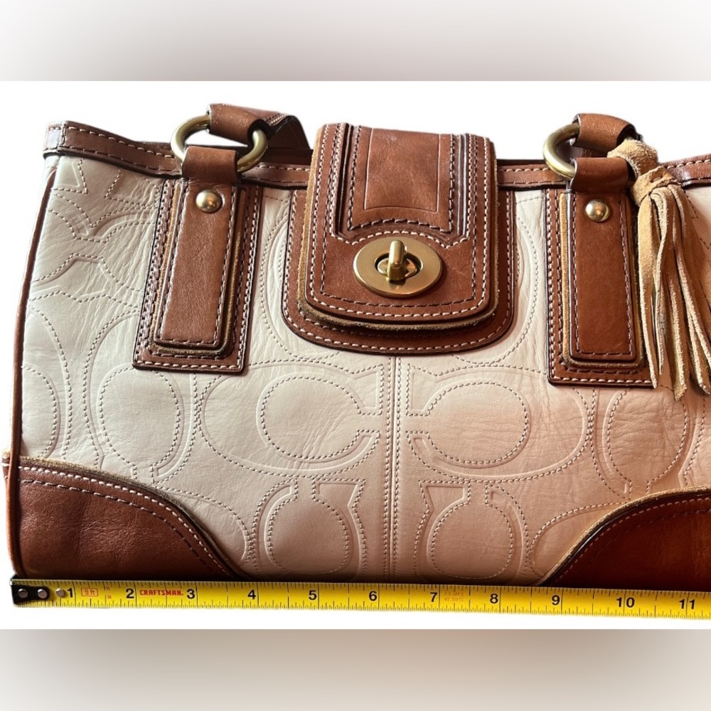 Elegant Coach Leather Handbag